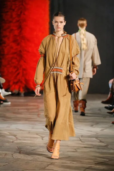 Look 28